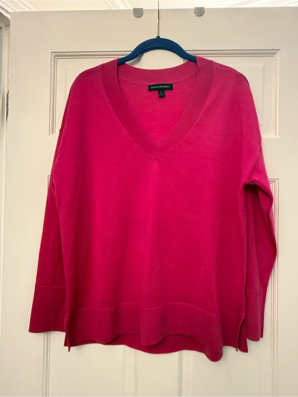 Banana Republic Pink V-Neck Knit Sweater with small side V slits